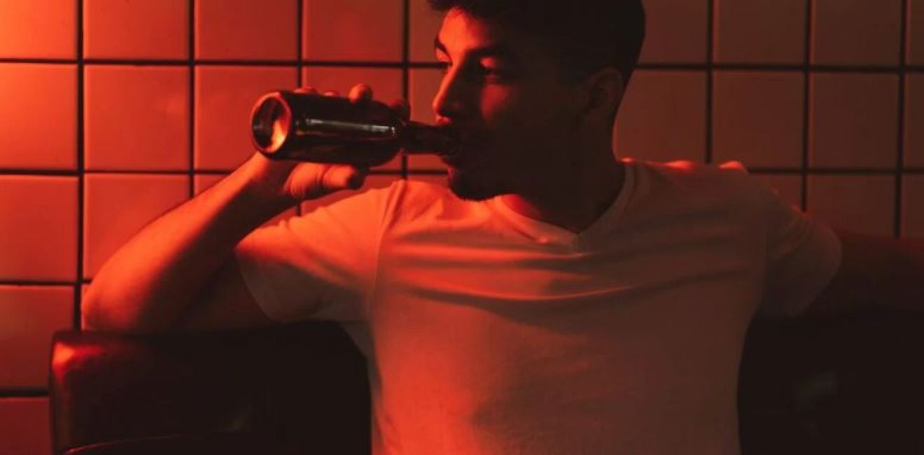 Estudo brasileiro explica como alcoolismo pode levar à disfunção erétil